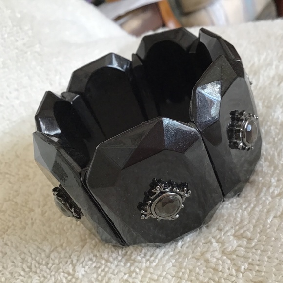 Liz Claiborne black statement bracelet 🎁 Free add on - Picture 4 of 5